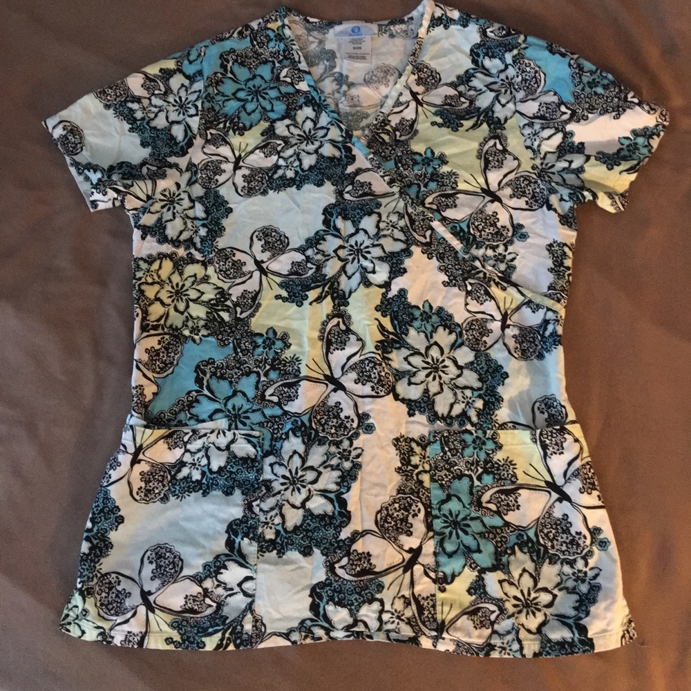 🎉2/$15🎉 Scrub tops